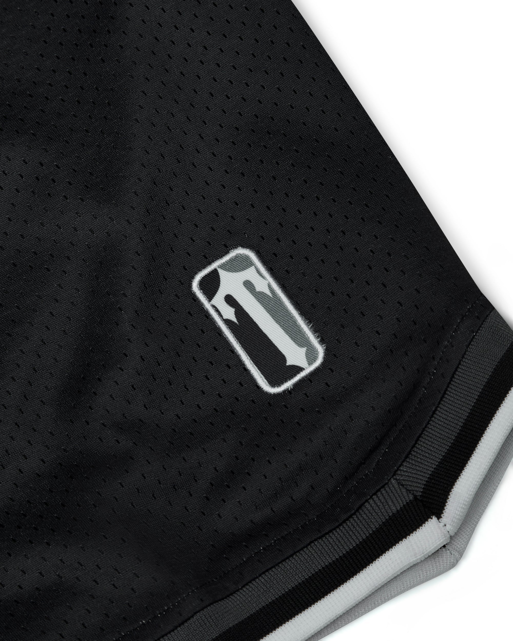 IRONGATE BASKETBALL SHORTS - BLACK
